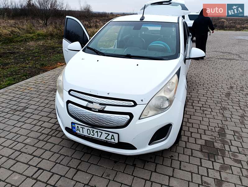 Хэтчбек Chevrolet Spark 2013 в Ивано-Франковске