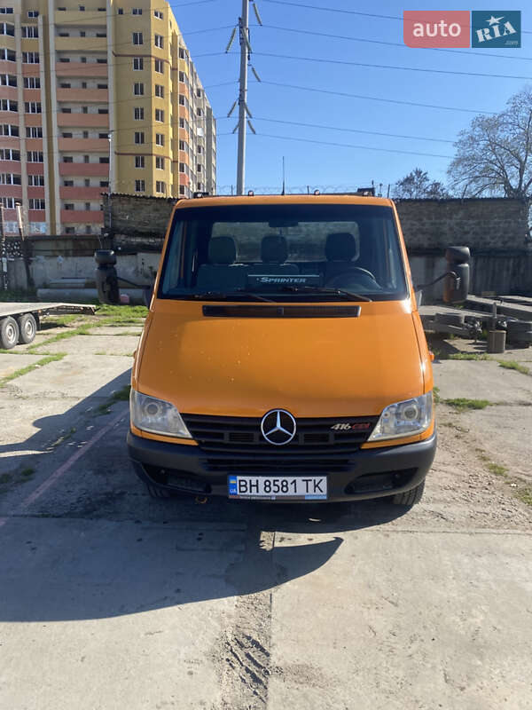 Эвакуатор Mercedes-Benz Sprinter 2004 в Одессе Эвакуатор Mercedes-Benz Sprinter 2004 в Одессе