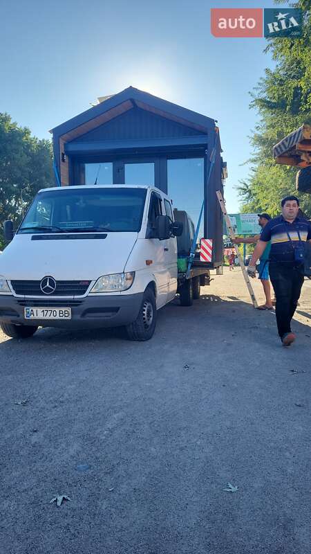 Эвакуатор Mercedes-Benz Sprinter 2006 в Фастове Эвакуатор Mercedes-Benz Sprinter 2006 в Фастове