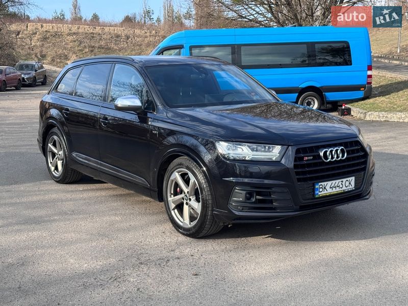 Внедорожник / Кроссовер Audi SQ7 2017 в Ровно