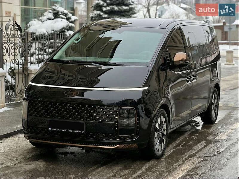 Минивэн Hyundai Staria 2025 в Киеве