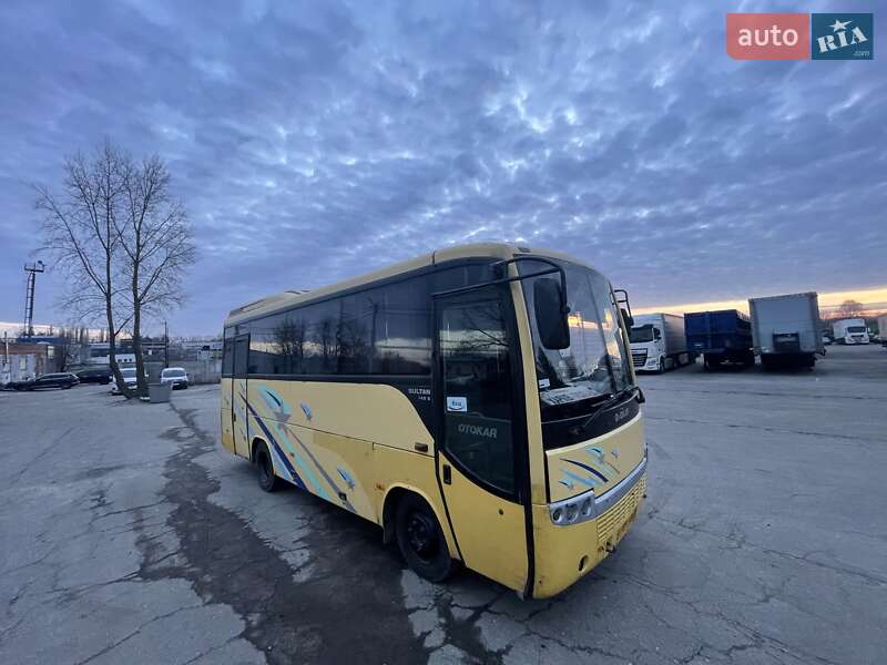 Пригородный автобус Otokar Sultan 2004 в Полтаве Пригородный автобус Otokar Sultan 2004 в Полтаве