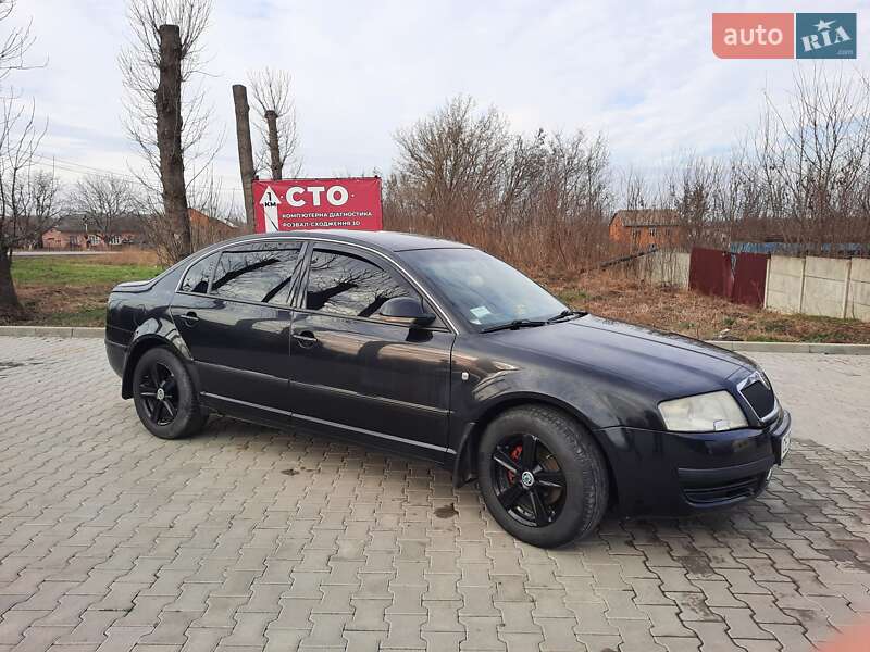 Лифтбек Skoda Superb 2006 в Черновцах