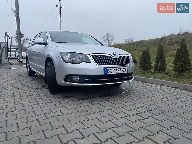 Лифтбек Skoda Superb 2013 в Львове