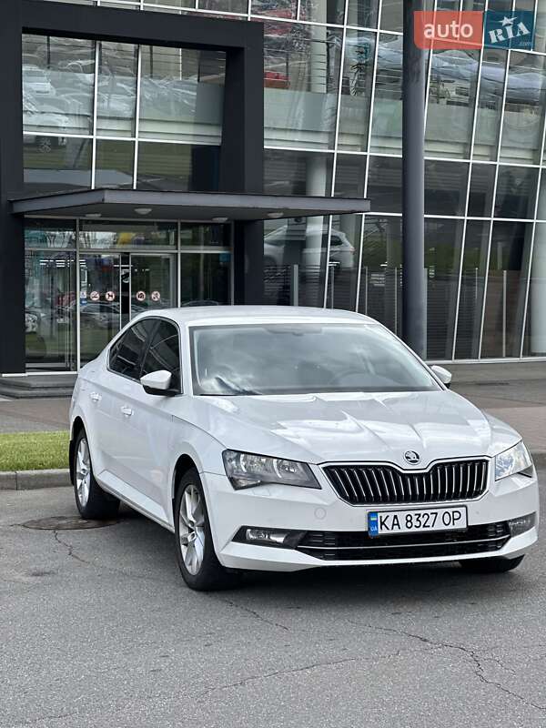 Лифтбек Skoda Superb 2016 в Киеве Лифтбек Skoda Superb 2016 в Киеве