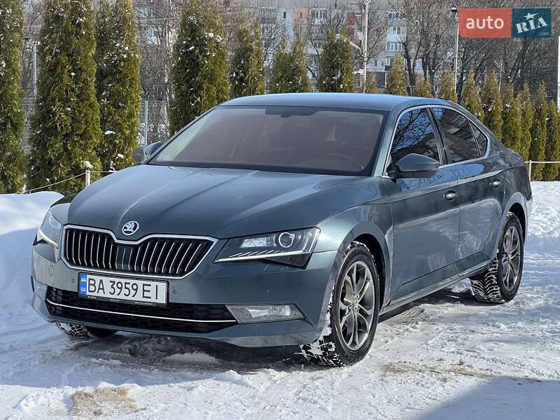 Лифтбек Skoda Superb 2016 в Кропивницком