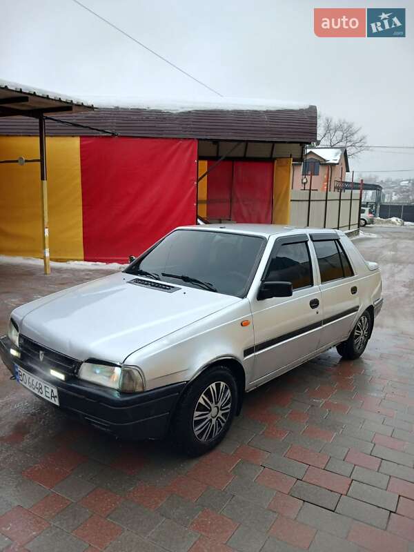 Седан Dacia SuperNova 2002 в Тернополе Седан Dacia SuperNova 2002 в Тернополе