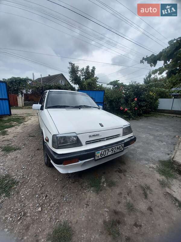 Хетчбек Suzuki Swift 1988 в Кельменцях