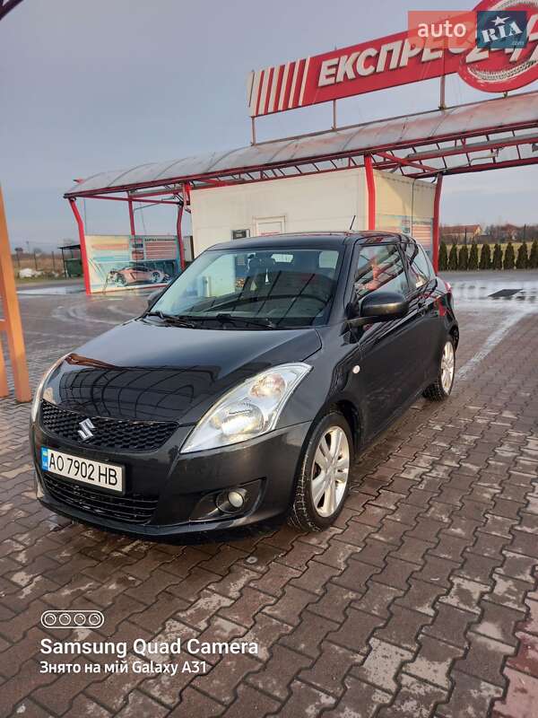 Хэтчбек Suzuki Swift 2013 в Тячеве