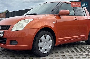Хетчбек Suzuki Swift 2005 в Хмельницькому Хетчбек Suzuki Swift 2005 в Хмельницькому