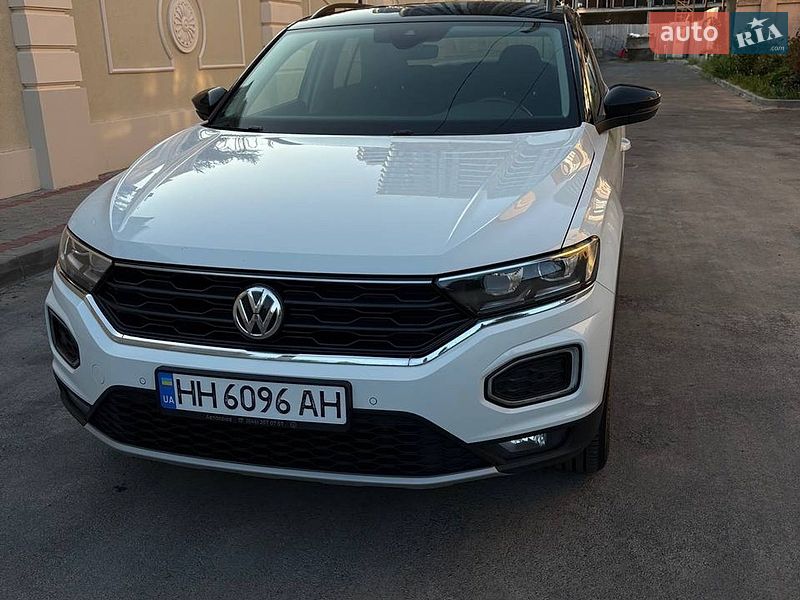 Внедорожник / Кроссовер Volkswagen T-Roc 2019 в Одессе