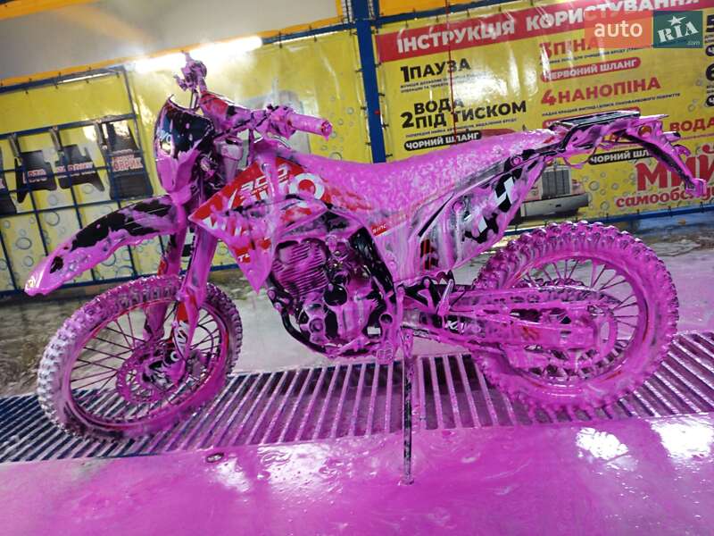 Мотоцикл Кросс Kayo T4 2024 в Долині Мотоцикл Кросс Kayo T4 2024 в Долині