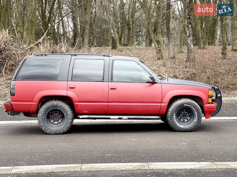 Внедорожник / Кроссовер Chevrolet Tahoe 1995 в Бурштыне