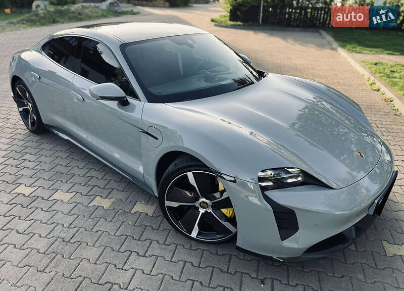 Седан Porsche Taycan 2020 в Киеве