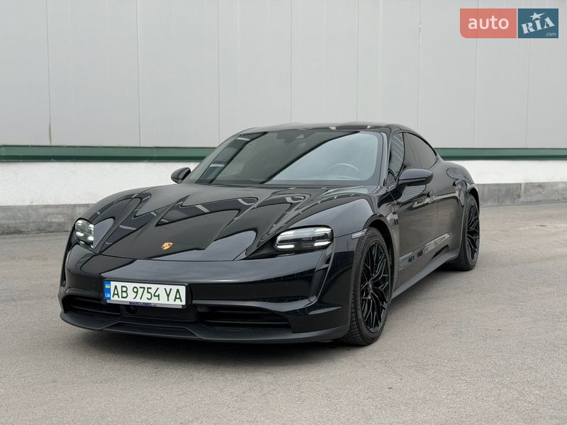 Седан Porsche Taycan 2021 в Киеве
