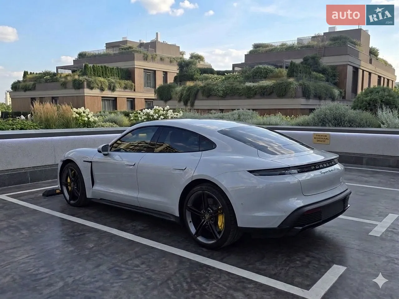 Porsche Taycan 2021 photo 5