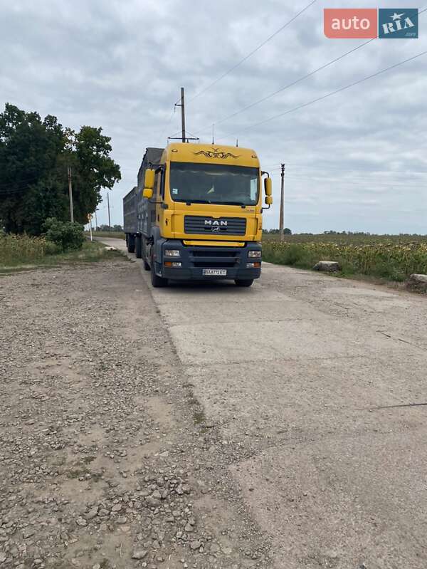 Зерновоз MAN TGA 2006 в Дніпрі Зерновоз MAN TGA 2006 в Дніпрі