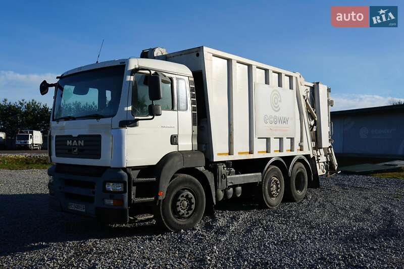 Мусоровоз MAN TGA 2008 в Львове