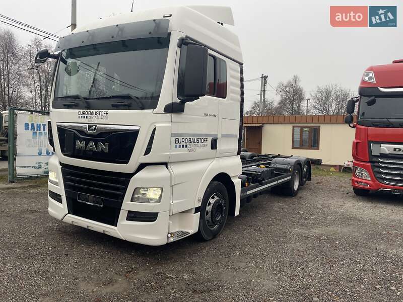 Контейнеровоз MAN TGX 2021 в Чернівцях Контейнеровоз MAN TGX 2021 в Чернівцях