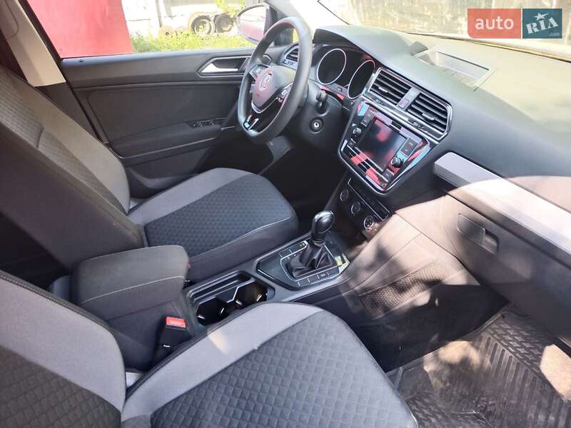 Внедорожник / Кроссовер Volkswagen Tiguan 2019 в Харькове