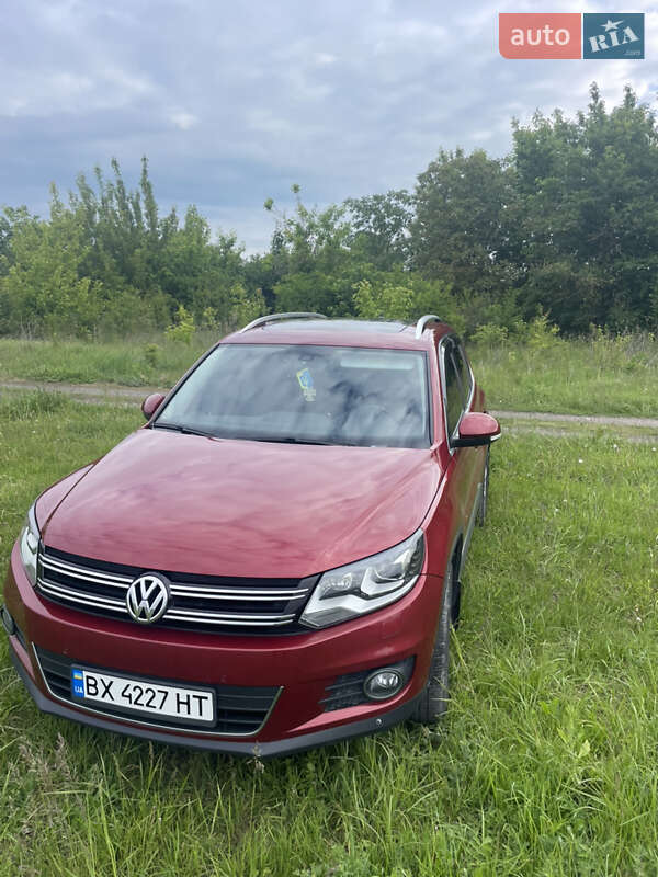 Внедорожник / Кроссовер Volkswagen Tiguan 2012 в Хмельницком