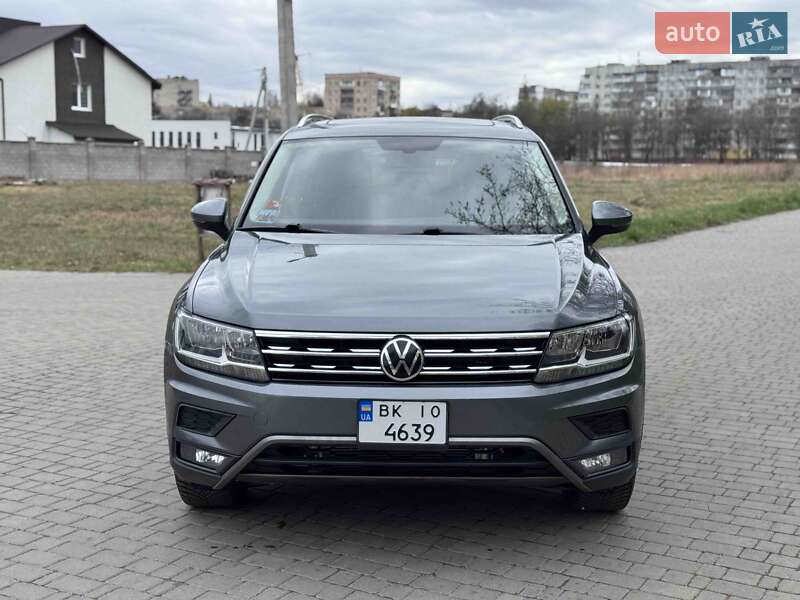 Внедорожник / Кроссовер Volkswagen Tiguan 2017 в Ровно Внедорожник / Кроссовер Volkswagen Tiguan 2017 в Ровно