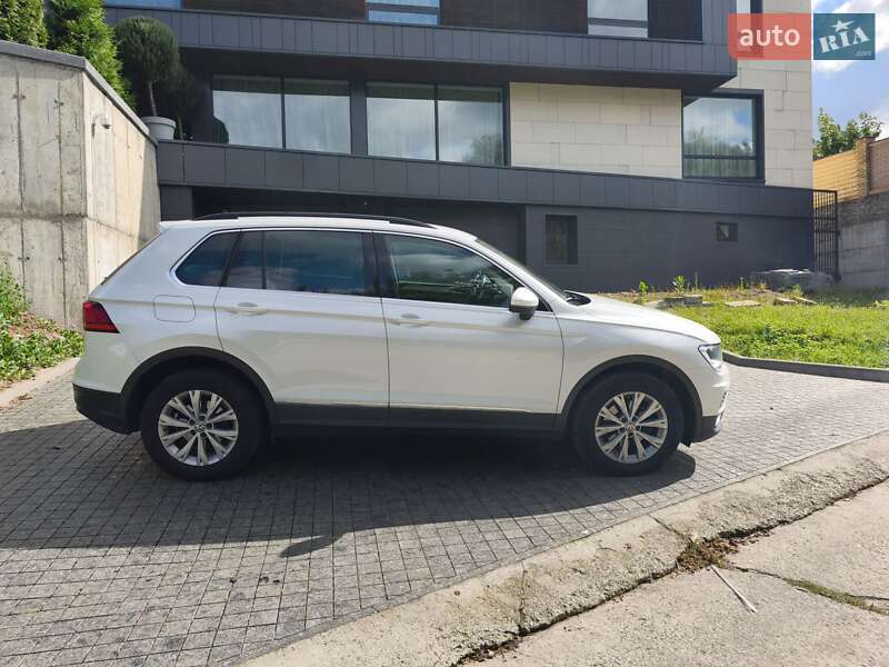 Внедорожник / Кроссовер Volkswagen Tiguan 2016 в Киеве