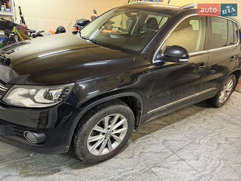 Внедорожник / Кроссовер Volkswagen Tiguan 2016 в Киеве