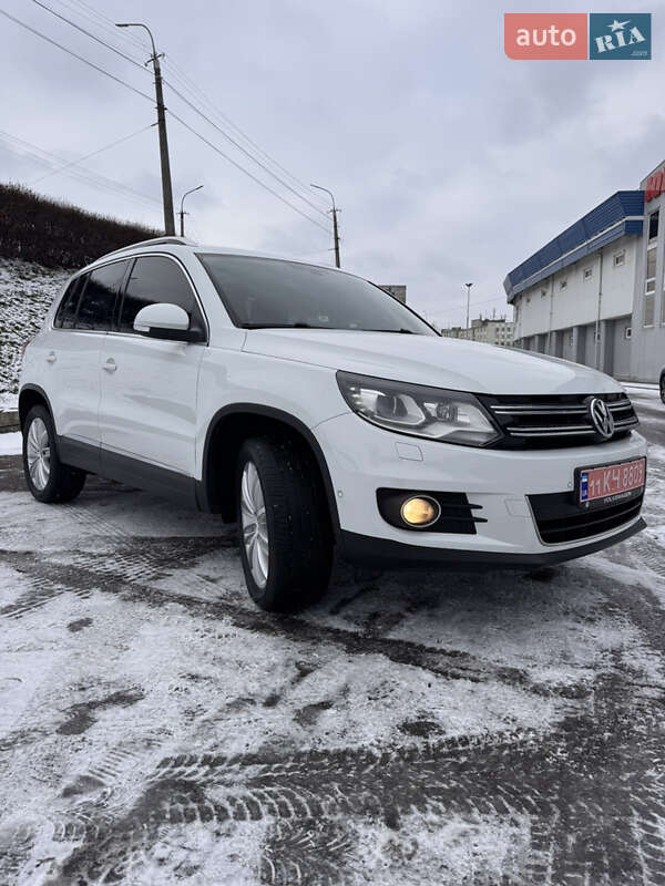 Внедорожник / Кроссовер Volkswagen Tiguan 2015 в Луцке