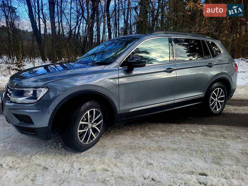 Внедорожник / Кроссовер Volkswagen Tiguan 2019 в Золочеве