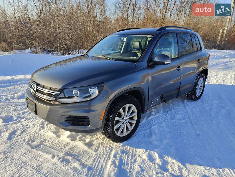 Позашляховик / Кросовер Volkswagen Tiguan 2015 в Києві