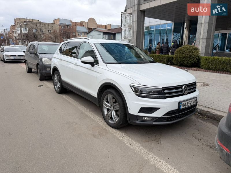Внедорожник / Кроссовер Volkswagen Tiguan 2017 в Киеве