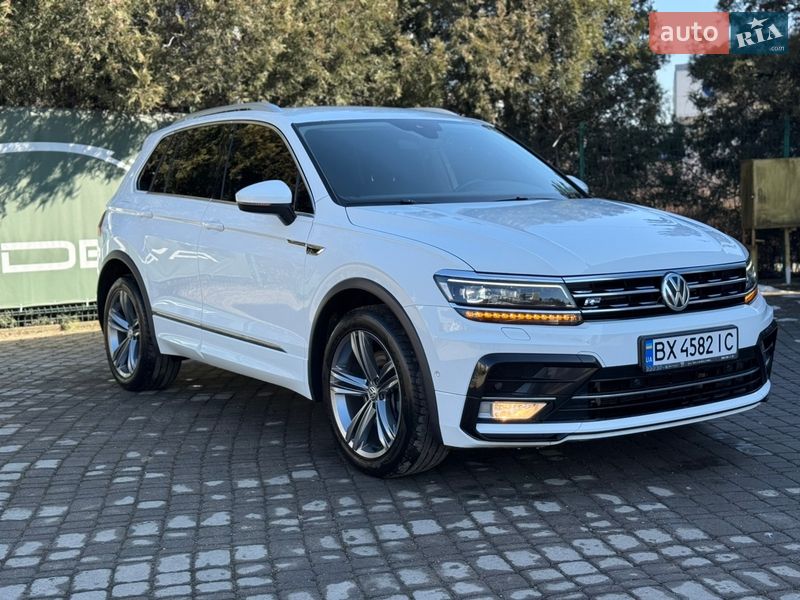 Внедорожник / Кроссовер Volkswagen Tiguan 2017 в Черновцах