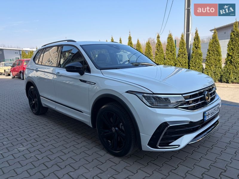 Позашляховик / Кросовер Volkswagen Tiguan 2023 в Чернівцях