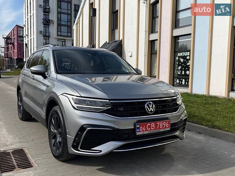 Внедорожник / Кроссовер Volkswagen Tiguan 2023 в Киеве