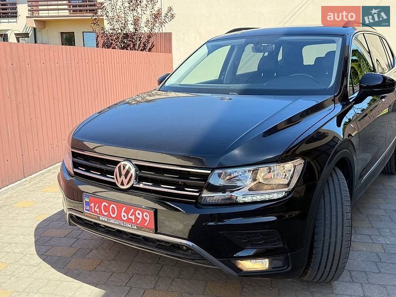 Внедорожник / Кроссовер Volkswagen Tiguan 2017 в Львове