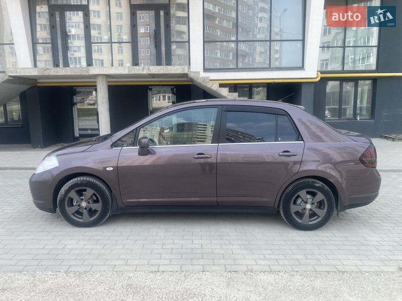 Седан Nissan TIIDA 2008 в Тернополе
