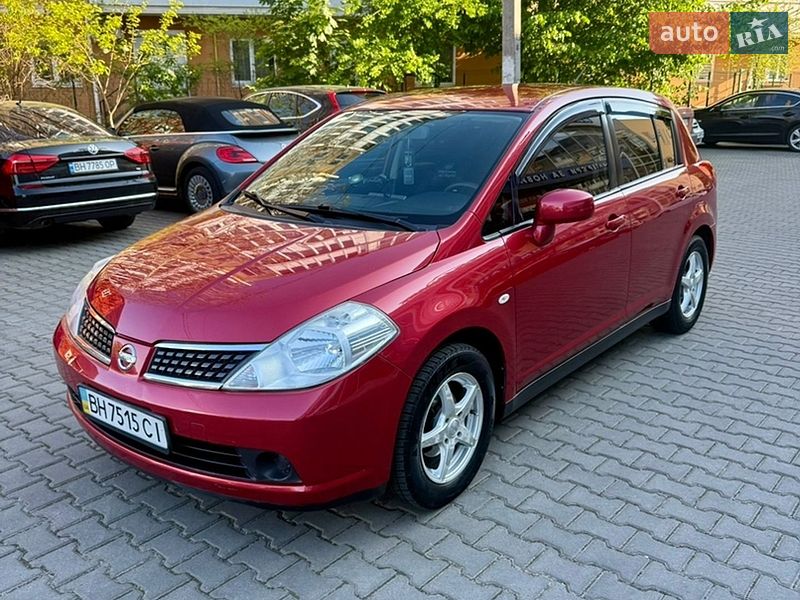 Хетчбек Nissan TIIDA 2008 в Одесі Хетчбек Nissan TIIDA 2008 в Одесі