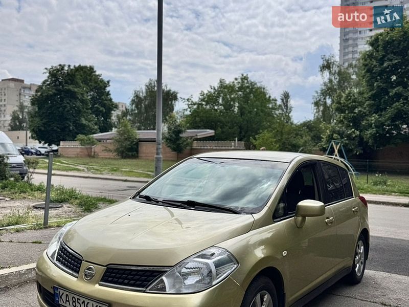 Хэтчбек Nissan TIIDA 2008 в Киеве