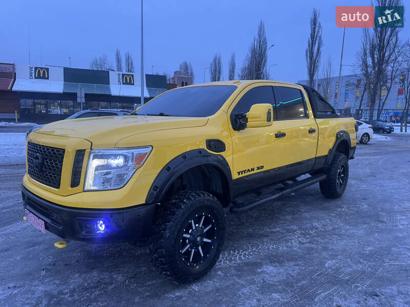 Пикап Nissan Titan 2018 в Киеве