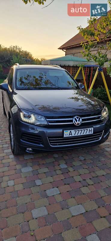 Внедорожник / Кроссовер Volkswagen Touareg 2014 в Полтаве