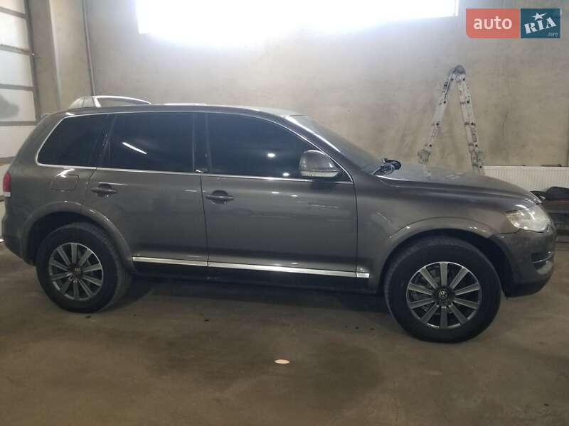 Позашляховик / Кросовер Volkswagen Touareg 2008 в Тернополі