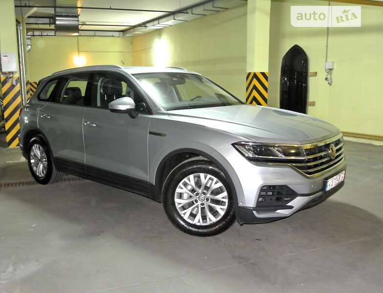 Внедорожник / Кроссовер Volkswagen Touareg 2019 в Киеве