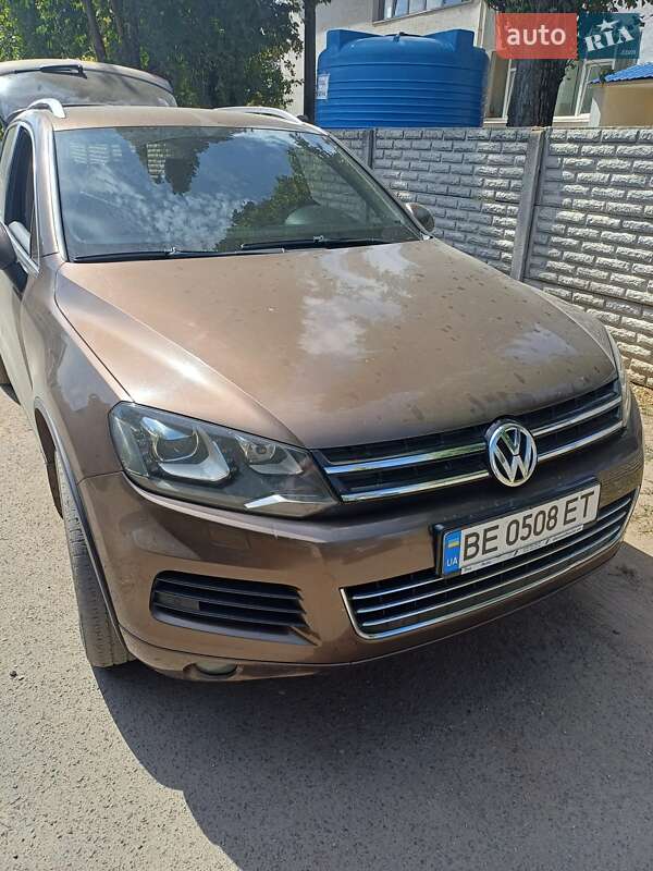 Внедорожник / Кроссовер Volkswagen Touareg 2012 в Николаеве