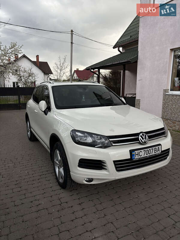 Внедорожник / Кроссовер Volkswagen Touareg 2011 в Львове