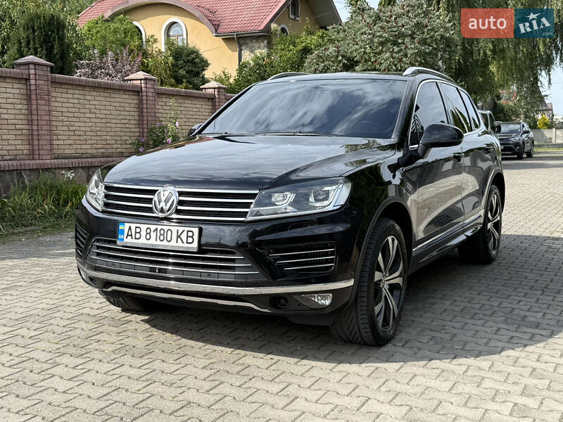 Позашляховик / Кросовер Volkswagen Touareg 2016 в Чернівцях
