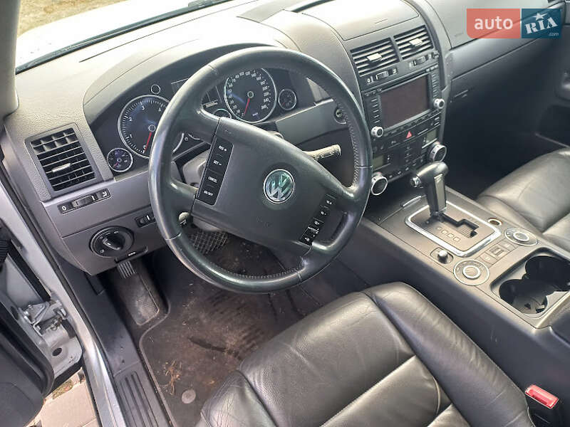 Внедорожник / Кроссовер Volkswagen Touareg 2006 в Киеве