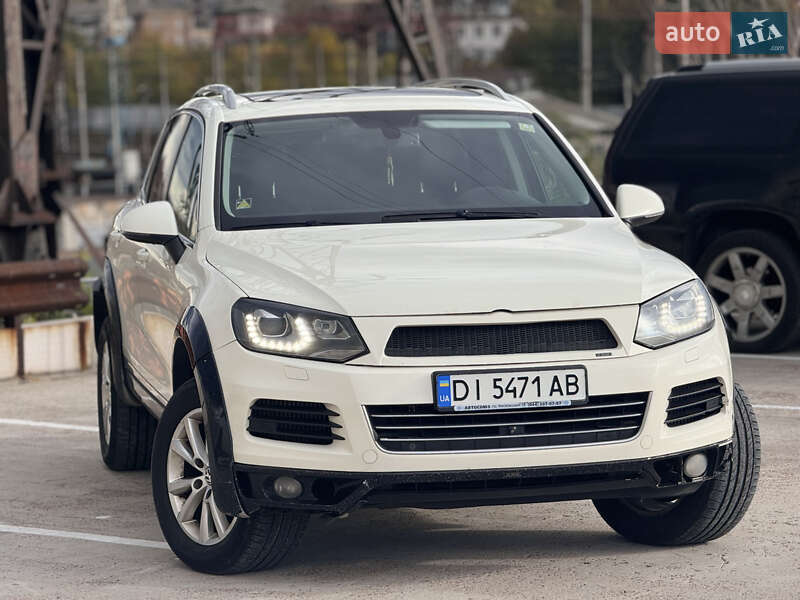 Внедорожник / Кроссовер Volkswagen Touareg 2010 в Киеве