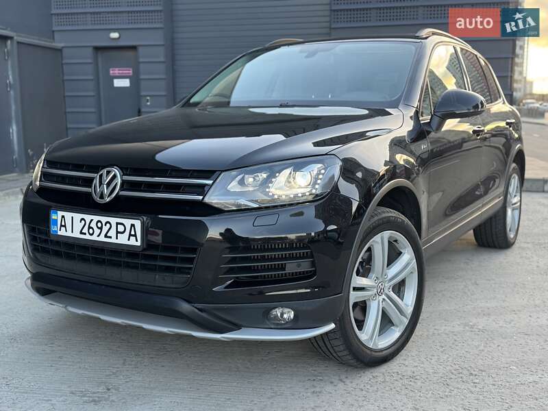 Позашляховик / Кросовер Volkswagen Touareg 2011 в Києві