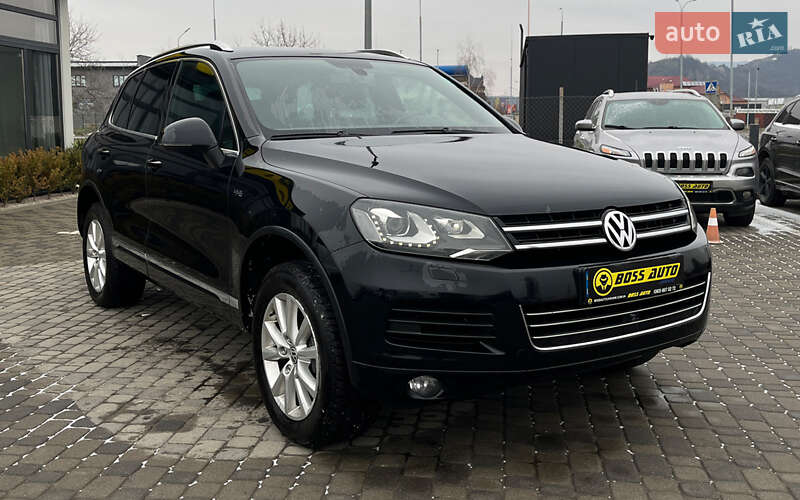 Внедорожник / Кроссовер Volkswagen Touareg 2012 в Мукачево